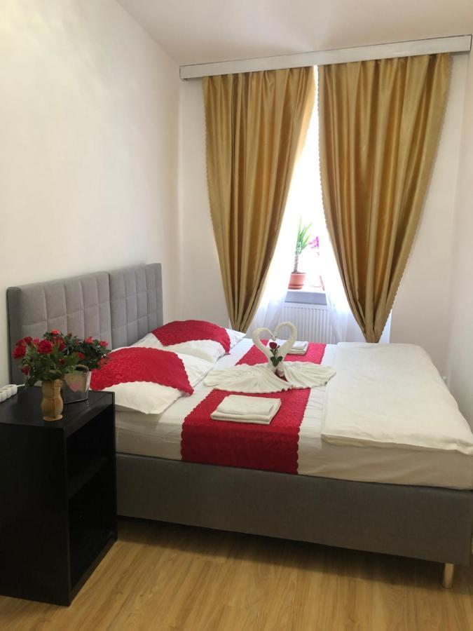 Lena Apartment Прага Экстерьер фото