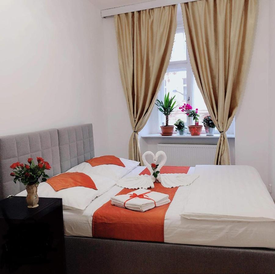 Lena Apartment Прага Экстерьер фото