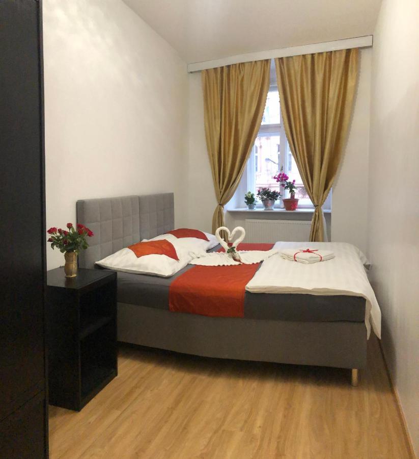 Lena Apartment Прага Экстерьер фото