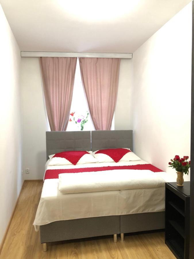 Lena Apartment Прага Экстерьер фото