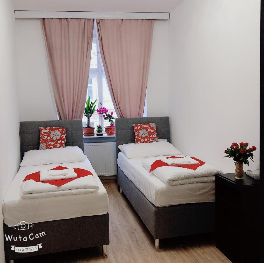 Lena Apartment Прага Экстерьер фото