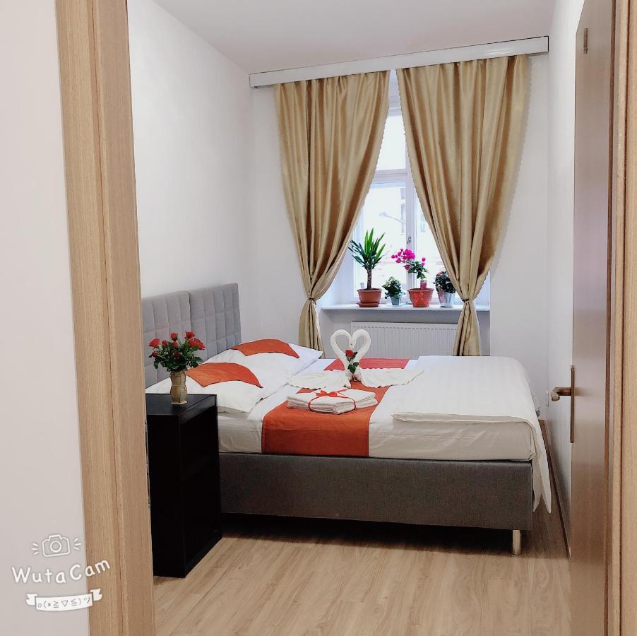 Lena Apartment Прага Экстерьер фото