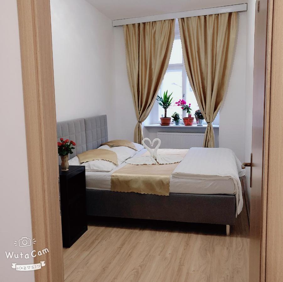 Lena Apartment Прага Экстерьер фото